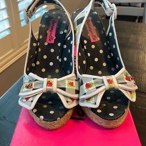 Betsey Johnson betseyville